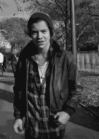 File:Tumblr nj3w8rOSe11soxc1ro6 500.gif