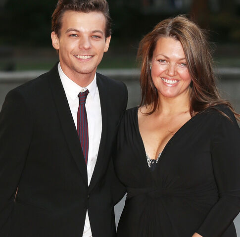 File:Louis-tomlinson-mom-johannah-deakin.jpg