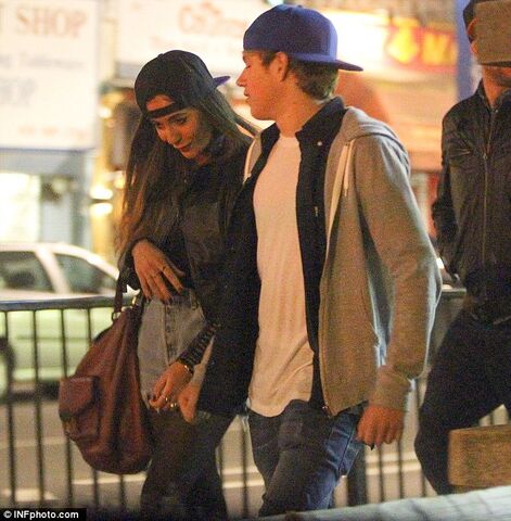 File:Niall-with-amy-1-(1).jpg