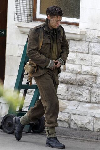 File:Harry-Styles-filming-Dunkirk (1).jpg