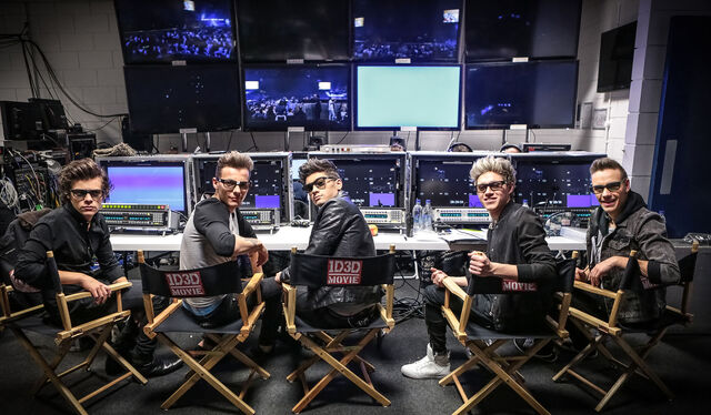 File:Photo-One-Direction-This-is-us-2013-2.jpg