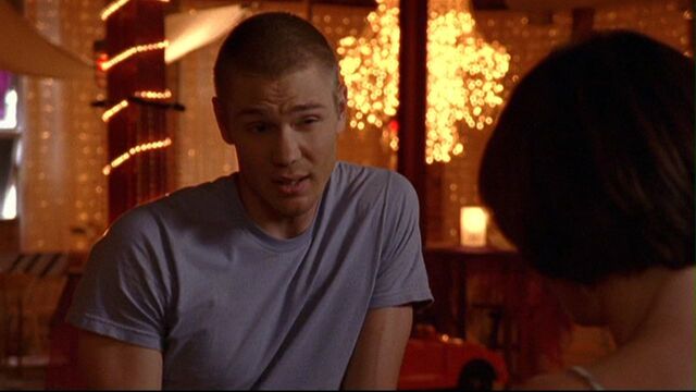 File:202 l encourages kar.jpg