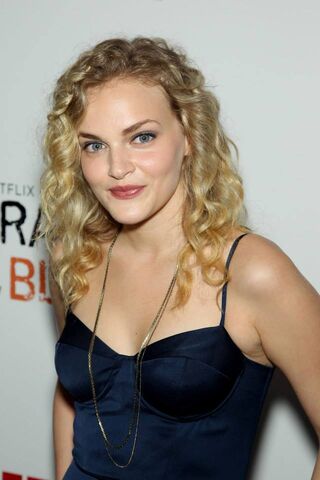 File:Madeline Brewer.jpg