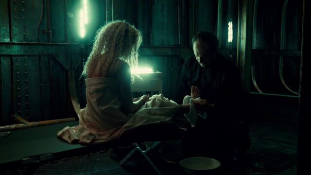 File:OrphanBlackS01E07-0652.jpg