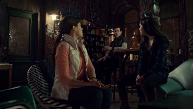 File:OrphanBlackS01E10 0952.jpg