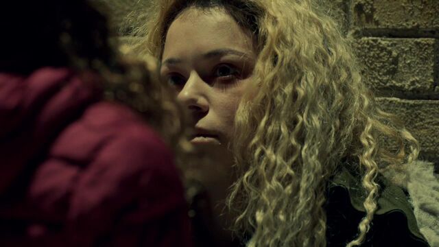 File:OrphanBlackS01E08-2474.jpg