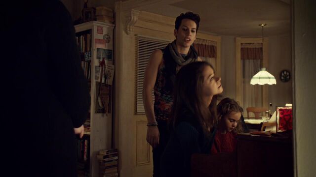 File:OrphanBlackS01E07-1349.jpg