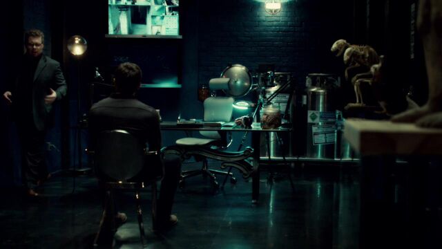 File:OrphanBlackS01E07-0505.jpg