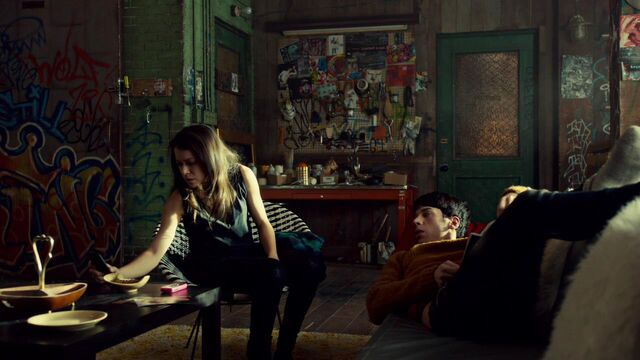 File:OrphanBlackS01E08-0698.jpg