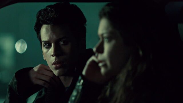 File:OrphanBlackS01E07-1899.jpg