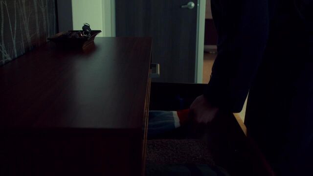 File:OrphanBlackS01E07-1215.jpg