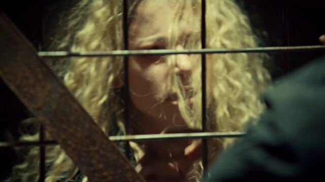 File:OrphanBlackS01E090783.jpg