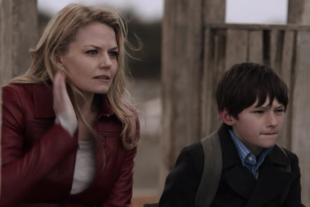 File:1x01 Castle.jpg