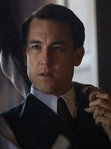 File:Outlander Cast Frank 420x560.jpg