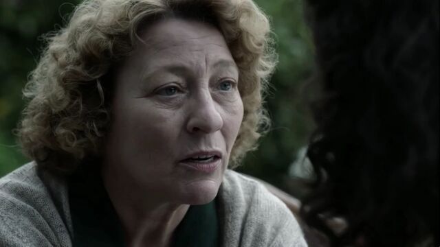 File:Mrs. Graham S02E01-8.jpg