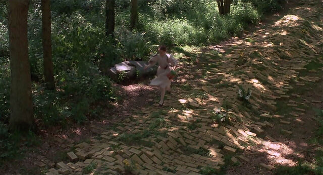 File:Return-to-oz 10.jpg