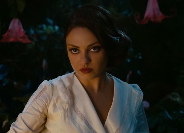 File:Oz-the-great-and-powerful-trailer-3.jpg