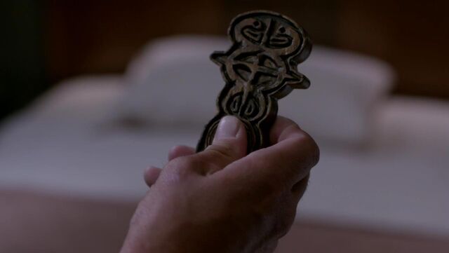 File:Key to Oz Supernatural.jpg