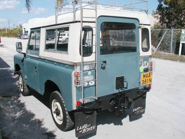 Archivo:Land-rover-00002-3.jpg