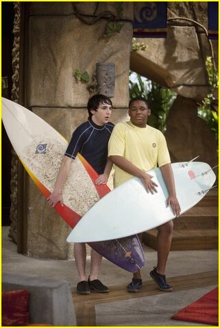 File:Mitchel-musso-doc-shaw-blindfold-09.jpg