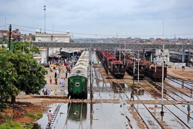 File:Pakistan Hyderabad Station 001.jpg