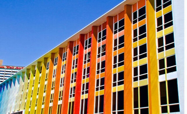 File:Pantone Hotel .jpg