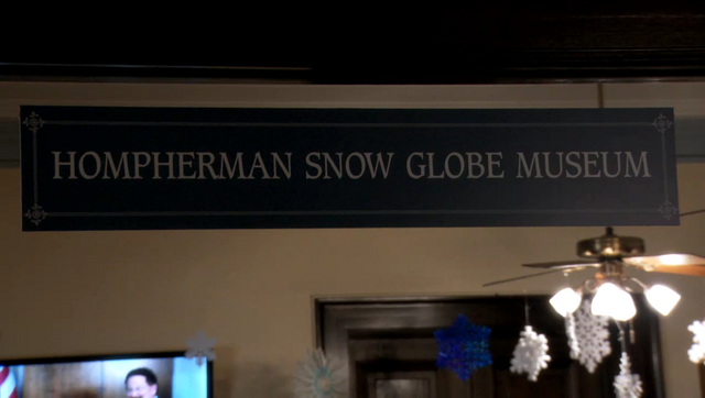 File:Hompherman Snow Globe Museum.png