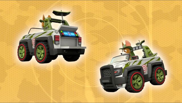 File:Monkey-dinger 19 (Tracker's Jeep).jpg