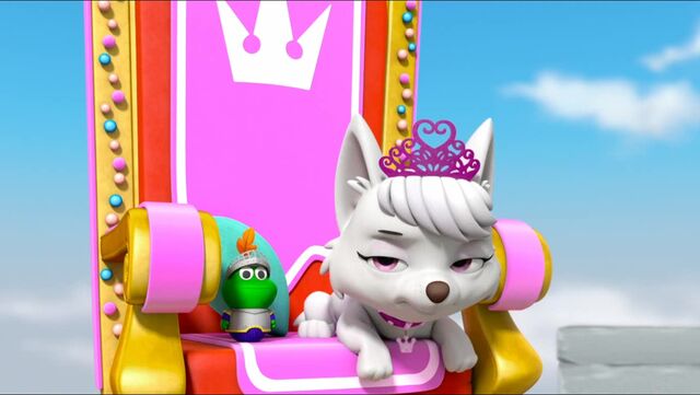 File:Royal Throne 15.jpg