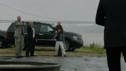 1x05 - Reese arrives.png