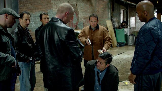 File:1x01 CaughtByFusco.jpg