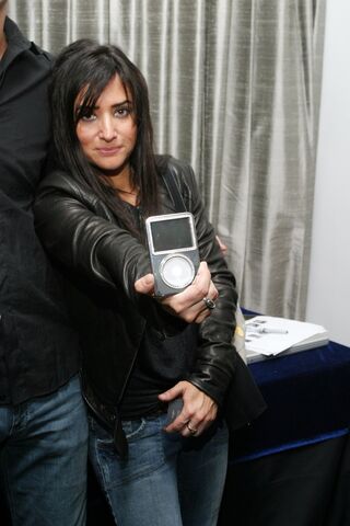File:Pamela Adlon.jpg