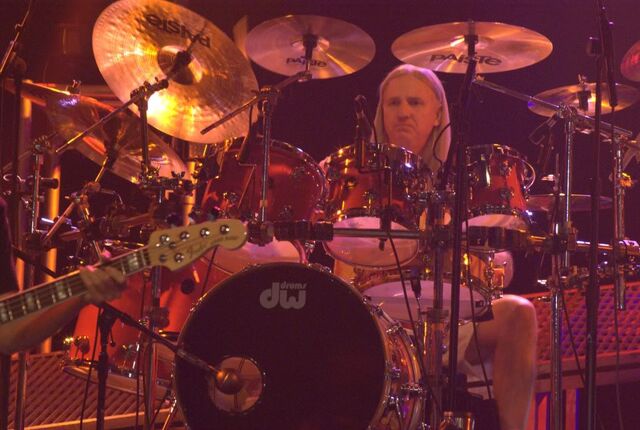 File:Louie Weaver 2010 Live.jpg