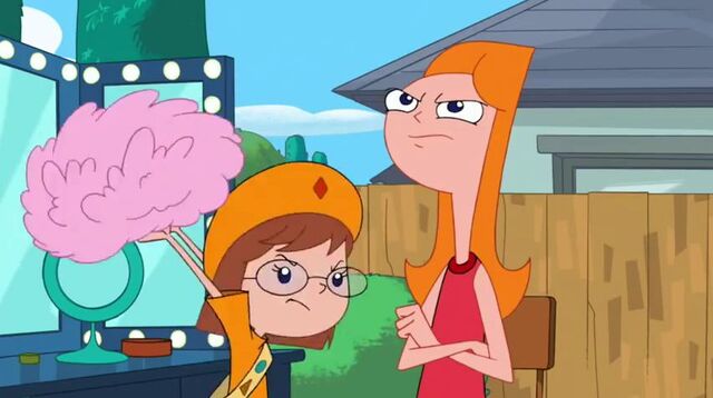 File:Gretchen applies Candace's makeup.jpg
