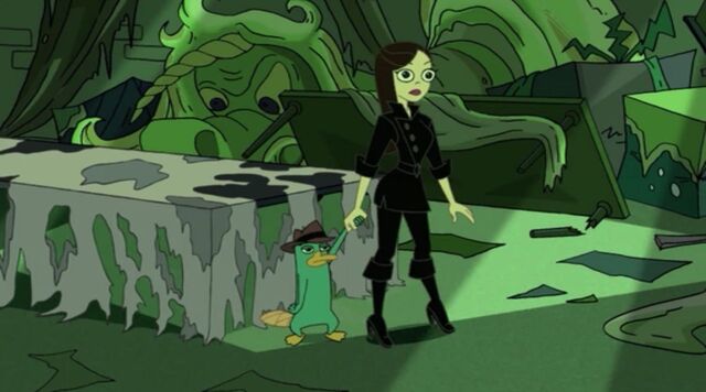 File:PerryVanessaHoldHands.jpg