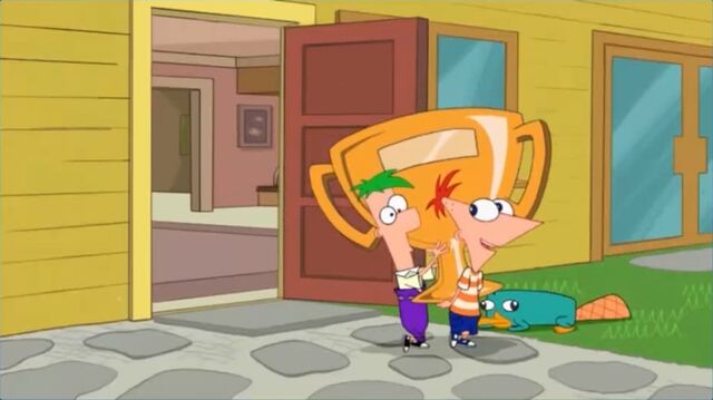 File:P&F carry trophy.jpg