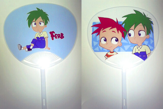 File:Uchiwa of phineas and Ferb, by isuzu9.jpg