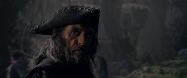 File:Blackbeardlookingatsomething.jpg