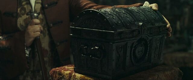 File:Beckettclosingchest.jpg