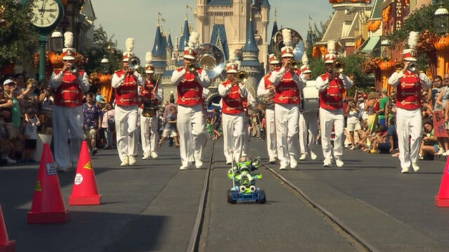 File:BuzzLightyearandRCinWaltDisneyWorld.jpg