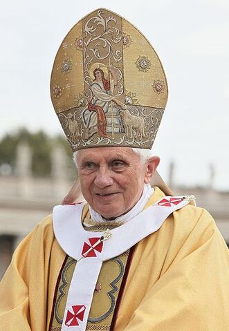 File:414px-Benedykt XVI (2010-10-17) 4.jpg
