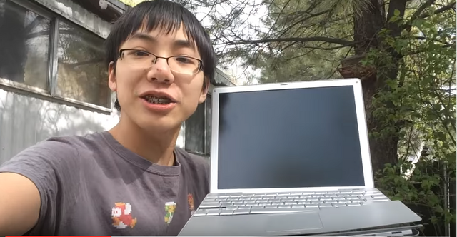 File:PowerBook G4.png