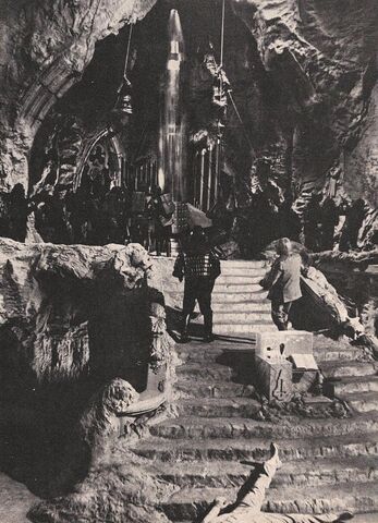 File:Beneath set7.jpg