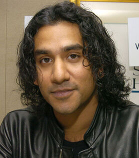 Naveen Andrews