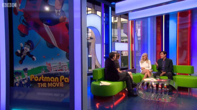File:PatJessStephenManganonTheOneShow2.jpg