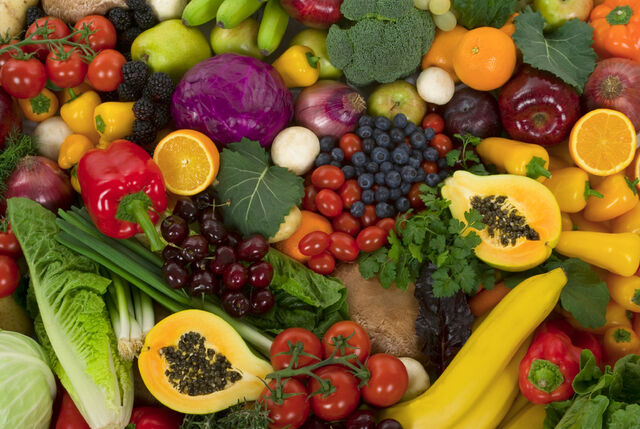 File:Fruits-and-Vegetables.jpg