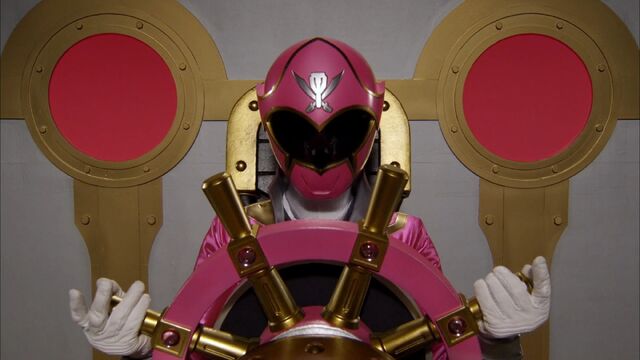 File:Gokaiger Pink cockpit.jpg