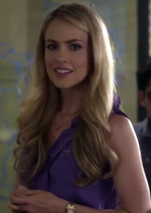 Aria Montgomry Prettty Little Liars Coffee Scene Aria Montgomry Prettty Little Liars Coffee Scene