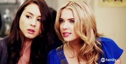 Hanna-and-Spencer-3-pretty-little-liars-tv-show-27402367-459-234