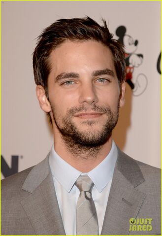 Archivo:Brant Daugherty.jpg